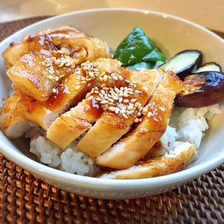 簡単☻安い＋美味しい♪鶏ムネ肉の照り焼き丼